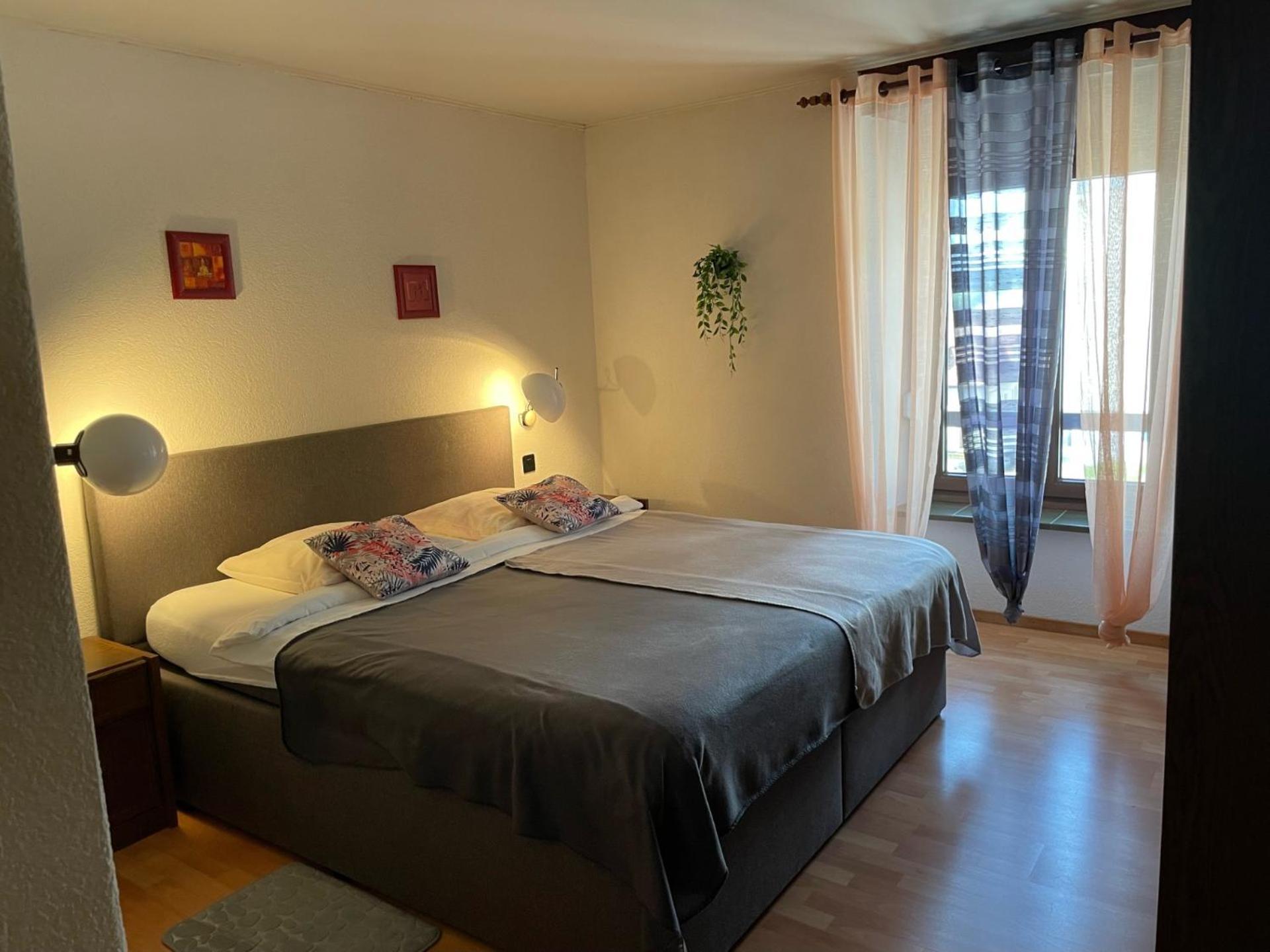 Hotel La Fontaine Saint-Imier Экстерьер фото