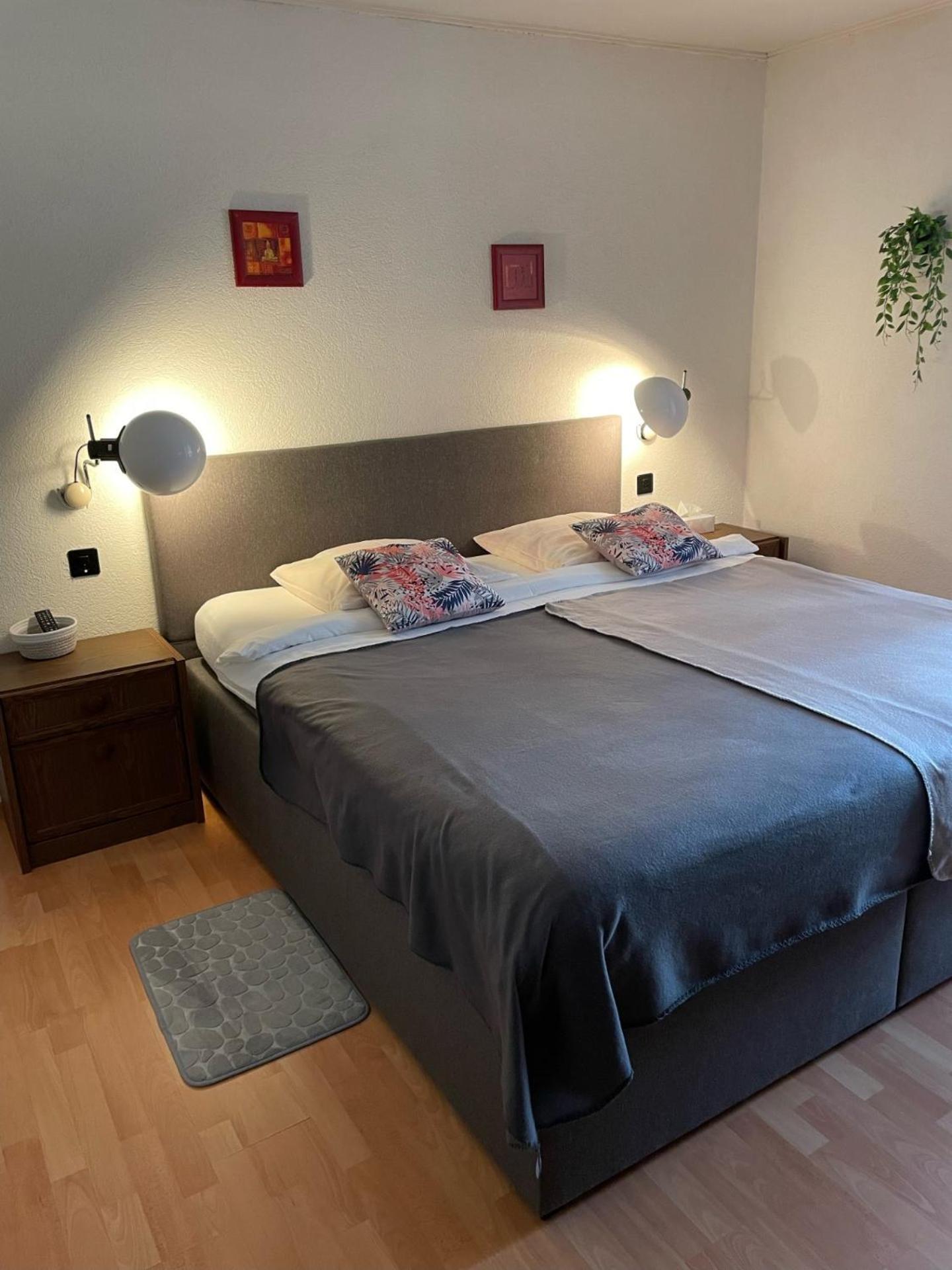 Hotel La Fontaine Saint-Imier Экстерьер фото