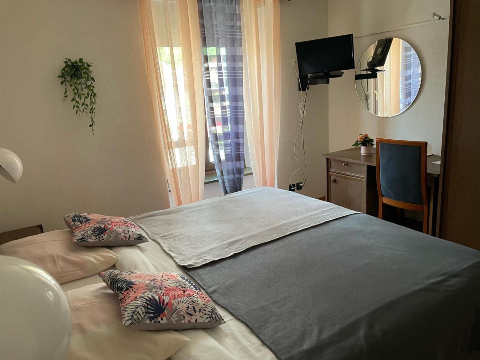 Hotel La Fontaine Saint-Imier Экстерьер фото